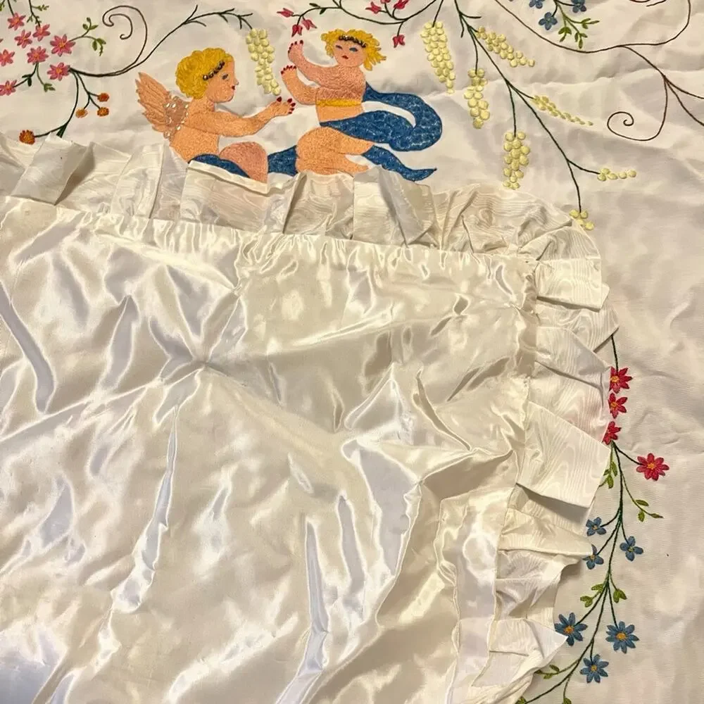 Handmade baby crate bed spread hand embroidered Querubins VINTAGE size 61